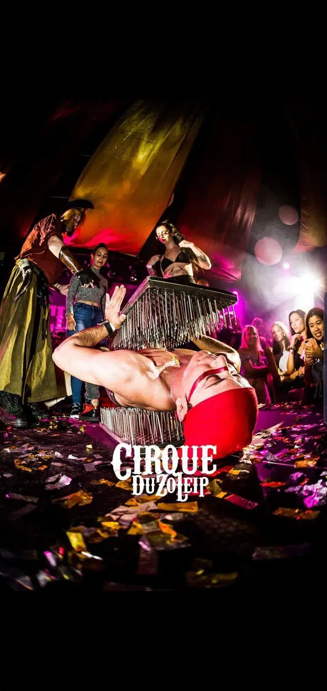 Fakirshow Nuno op Spijkerbed Fascinerende Fakirshow door Nuno