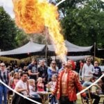 Wat Is Een Spijkerbed En Hoe Werkt Het Voor Een Fakirshow?: Het Complete Antwoord door Vuurspuwer Nuno